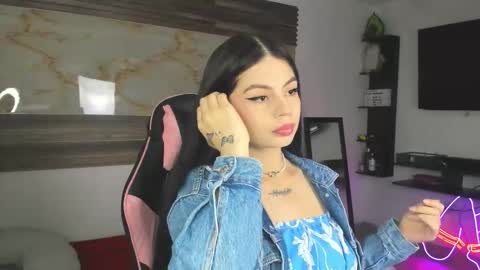 Snapshot of ken_and_bonnie chatting on December 2025 08:02:01 PM ken_and_bonnie online show from December 2025 08:02:01 PM