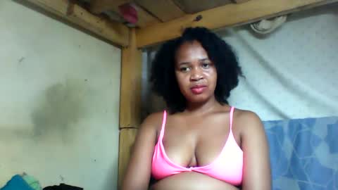 Kenalie online show from May 2026 09:01:02 PM