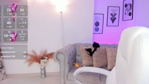 Snapshot of kendaall_jenner chatting on December 2024 05:28:02 AM Kendall Jenner online show from December 2024 05:28:02 AM