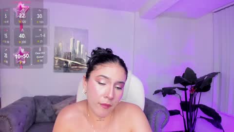 Snapshot of kendaall_jenner chatting on December 2024 12:02:02 AM Kendall Jenner online show from December 2024 12:02:02 AM