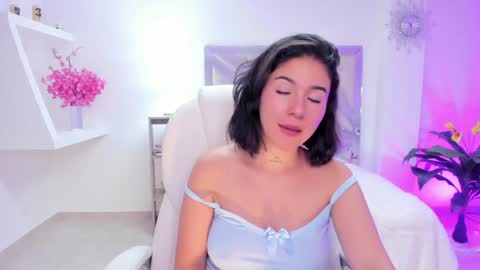 Snapshot of kendaall_jenner chatting on January 2025 04:43:01 AM Kendall Jenner online show from January 2025 04:43:01 AM