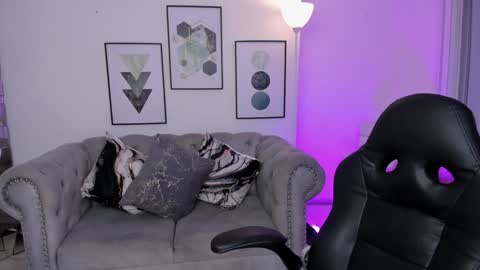 Snapshot of kendaall_jenner chatting on January 2025 01:58:02 AM Kendall Jenner online show from January 2025 01:58:02 AM