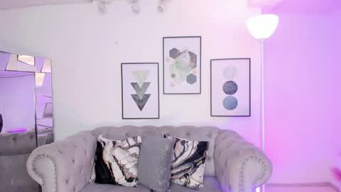 Snapshot of kendaall_jenner chatting on January 2025 08:22:01 AM Kendall Jenner online show from January 2025 08:22:01 AM