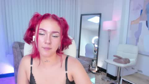 Snapshot of kendaall_jenner chatting on February 2025 07:02:02 AM Kendall Jenner online show from February 2025 07:02:02 AM