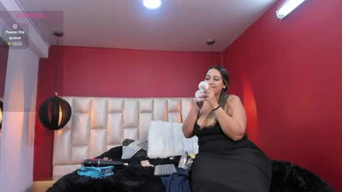 Kendal online show from April 2026 11:49:01 PM