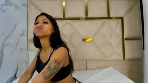 kendall69__ online show from November 2025 01:02:02 PM