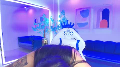 Kendall  online show from January 2026 04:06:02 AM