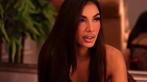 Kendal online show from October 2025 04:46:02 AM