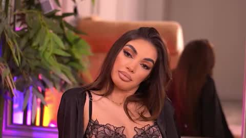 Kendal online show from December 2025 08:57:01 PM