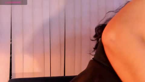 Snapshot of kendra_crow chatting on November 2025 09:10:02 AM Kendra crow online show from November 2025 09:10:02 AM