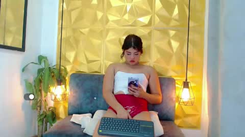 K E N D R A  online show from January 2025 06:52:01 AM