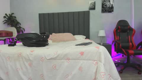 Kendra London online show from March 2026 11:14:01 AM