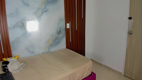 kendra_lovv online show from February 2026 12:01:01 PM