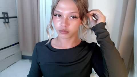kendra_lunaxx online show from July 2026 09:34:01 AM