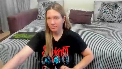 Snapshot of kendra_xx_ chatting on June 2026 11:40:01 PM Kendra online show from June 2026 11:40:01 PM