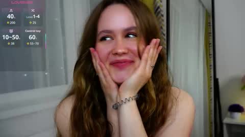 Snapshot of kendraedger chatting on November 2025 08:21:02 PM Kira online show from November 2025 08:21:02 PM