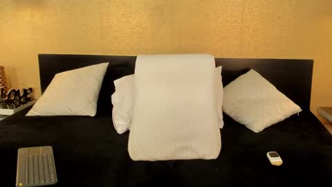 Snapshot of kendraleroy chatting on February 2025 01:57:01 AM KENDRA online show from February 2025 01:57:01 AM