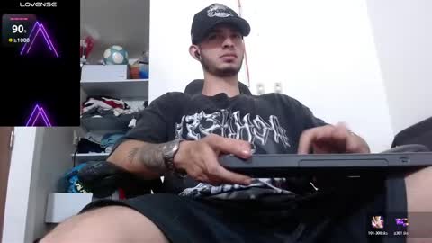 Snapshot of kenn_blake1 chatting on November 2025 05:24:01 PM blake online show from November 2025 05:24:01 PM