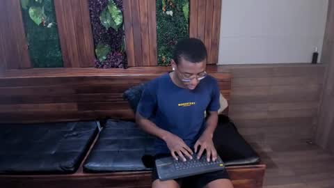 Snapshot of kenny_thompson_ chatting on February 2026 08:21:01 PM Kenny Thompson online show from February 2026 08:21:01 PM