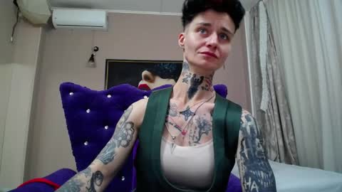 Snapshot of kennyvibe chatting on June 2026 02:33:01 PM kennyvibe online show from June 2026 02:33:01 PM