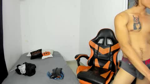 kenshi_roa online show from November 2025 04:45:02 AM