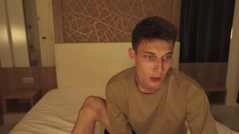 Peter     online show from December 2024 06:01:02 PM