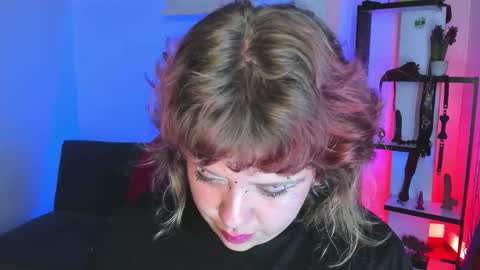 Snapshot of kenziesharik chatting on December 2025 06:42:02 AM Kenzie online show from December 2025 06:42:02 AM