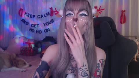 Snapshot of kerry_kirk chatting on December 2024 07:43:02 PM Kerry online show from December 2024 07:43:02 PM