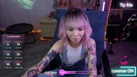 Snapshot of kerry_kirk chatting on November 2025 10:41:02 PM Kerry online show from November 2025 10:41:02 PM