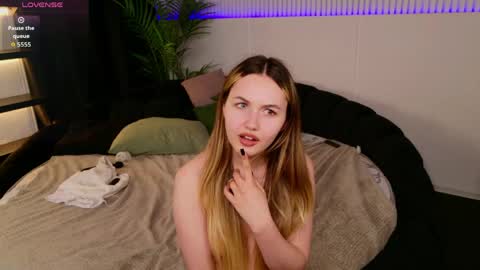 kerry_mell online show from April 2026 06:10:01 PM