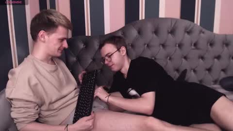 Snapshot of kerry_niki chatting on March 2025 06:27:01 AM kerry_niki online show from March 2025 06:27:01 AM