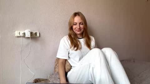 Snapshot of kerryrusell chatting on November 2025 01:39:02 AM Elizabeth online show from November 2025 01:39:02 AM