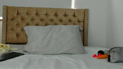 Kery Hillson online show from September 2025 01:01:01 PM