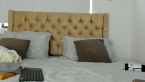 Kery Hillson online show from September 2025 02:40:02 PM