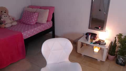 Snapshot of kesha_brooks chatting on January 2025 09:54:01 PM Mia online show from January 2025 09:54:01 PM