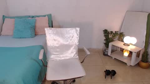 Snapshot of kesha_brooks chatting on February 2025 05:35:01 PM Mia online show from February 2025 05:35:01 PM