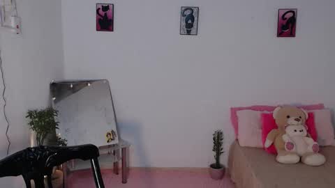 Snapshot of kesha_brooks chatting on September 2025 04:11:01 PM Mia online show from September 2025 04:11:01 PM