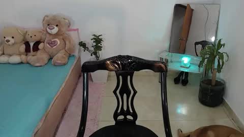 Mia  online show from February 2026 04:33:01 PM