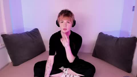 Snapshot of kessy_white chatting on August 2026 08:41:02 PM Kessy online show from August 2026 08:41:02 PM