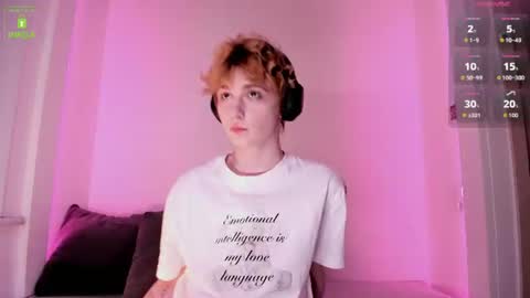 Snapshot of kessy_white chatting on August 2026 08:33:02 PM Kessy online show from August 2026 08:33:02 PM