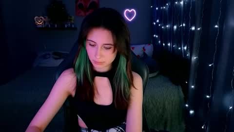 Snapshot of keti_moon chatting on December 2025 06:16:01 PM Keti 3 online show from December 2025 06:16:01 PM