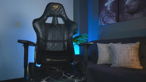 Snapshot of kevin_montoya1 chatting on December 2025 11:25:02 PM kevin montoya online show from December 2025 11:25:02 PM