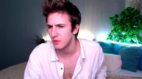 Snapshot of kevin_shayne chatting on September 2025 09:16:02 PM Kevin online show from September 2025 09:16:02 PM