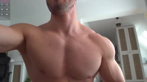 Snapshot of kevinandresxx chatting on November 2025 01:12:02 PM Kevin online show from November 2025 01:12:02 PM