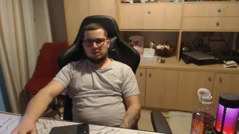 Kevinn online show from October 2025 07:25:02 PM