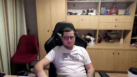 Snapshot of kevinnlovely95 chatting on December 2025 11:34:02 PM Kevinn online show from December 2025 11:34:02 PM