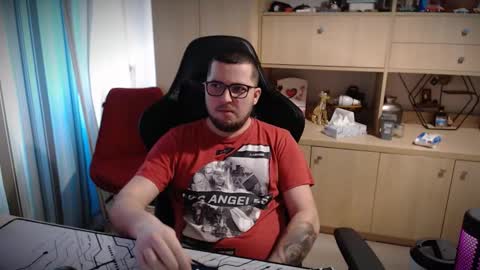 Snapshot of kevinnlovely95 chatting on December 2025 11:58:02 AM Kevinn online show from December 2025 11:58:02 AM