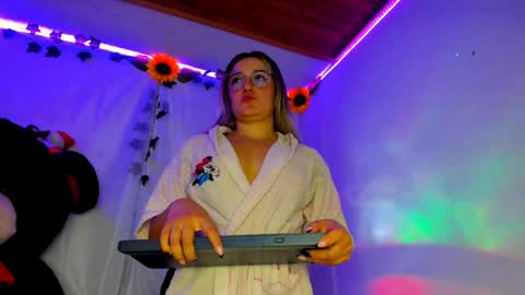 Keyth  online show from January 2025 08:37:02 PM