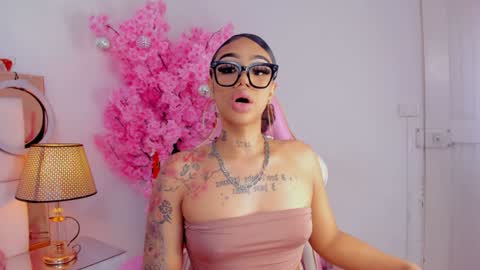 Khelany Isyy  online show from December 2024 10:03:01 PM