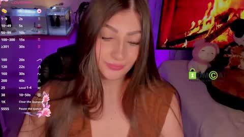 Snapshot of khionebesset chatting on December 2024 08:55:02 AM Khi. online show from December 2024 08:55:02 AM